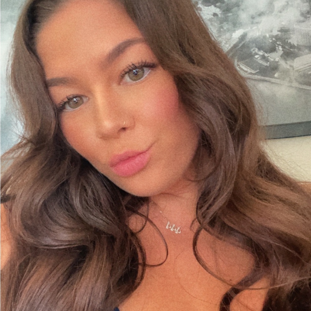 Meet your Posher, Cara